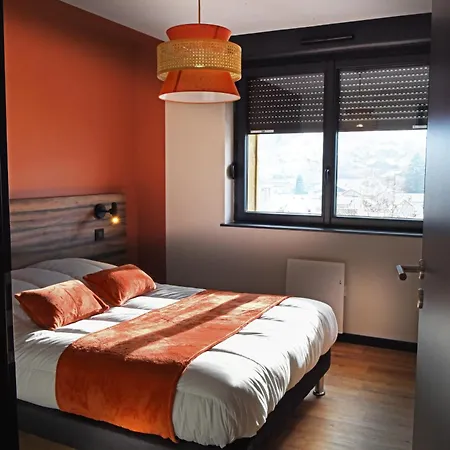 Chez Mimile , Au Calme , Proche Centre , Wifi 木屋 *