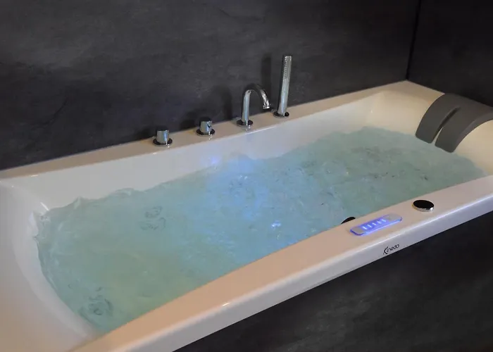 Chez Mimile , Au Calme , Proche Centre , Wifi シャレー *